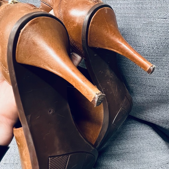 Marc Fisher Brown Cognac Leather Bootie Style Heel Women’s Size 9 - Picture 9 of 10